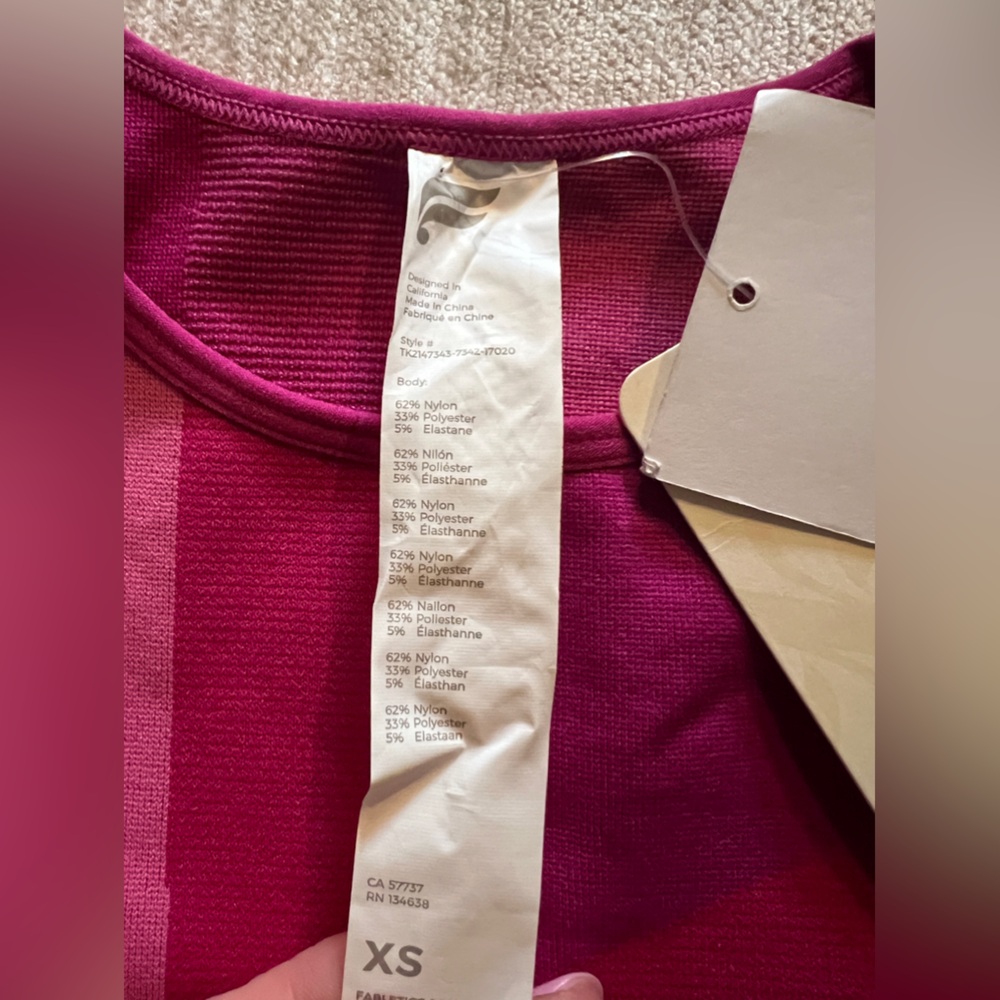 Fabletics crop top - Picture 3 of 4